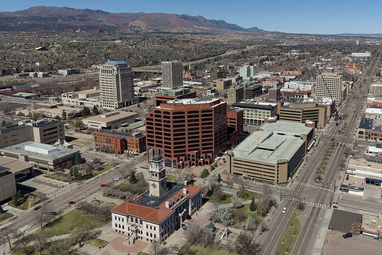 Colorado Springs, Colorado (cropped)