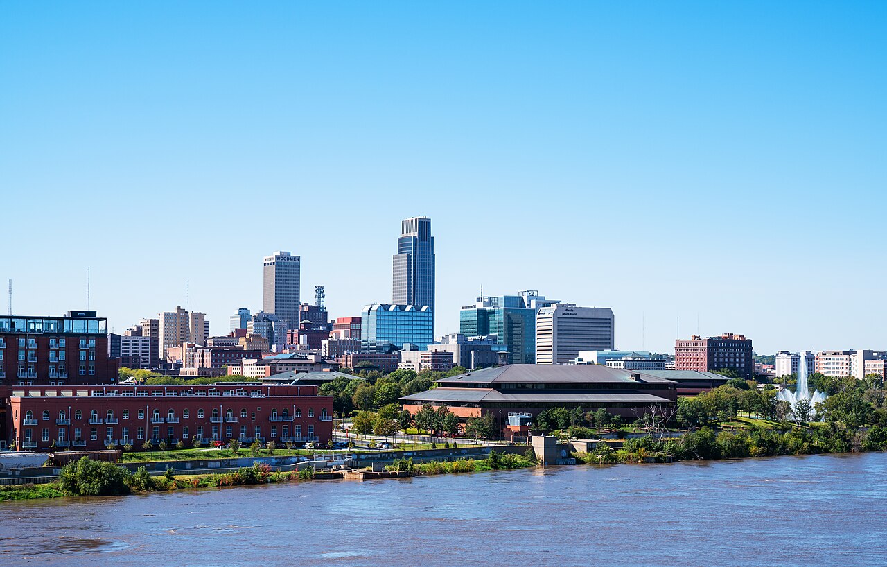 City of Omaha, Nebraska Skyline on the Missouri River (30899969517)