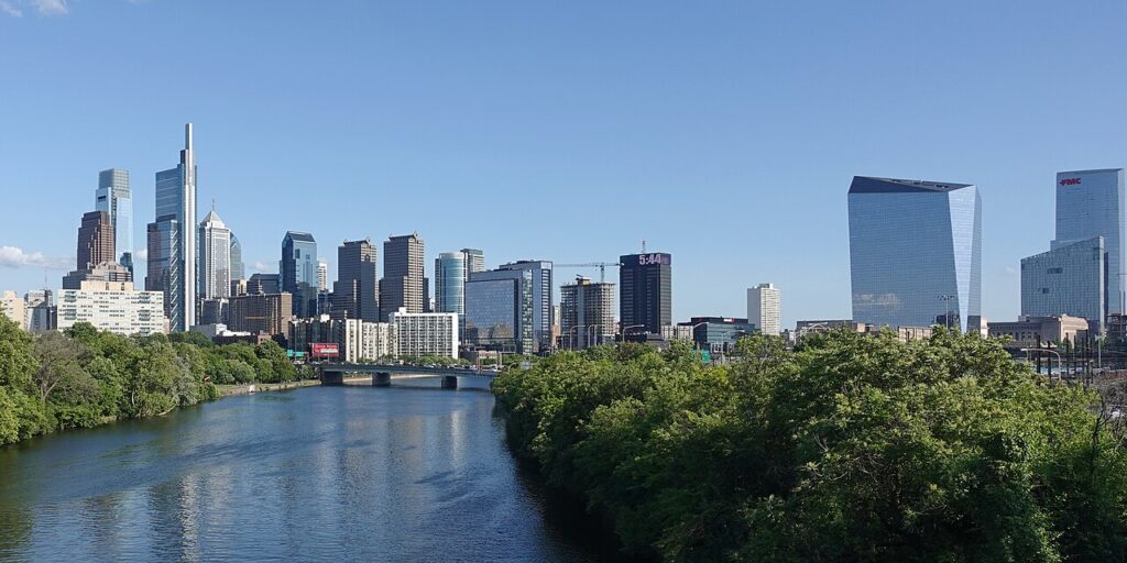 Philadelphia skyline 20240528 (cropped 2-1)